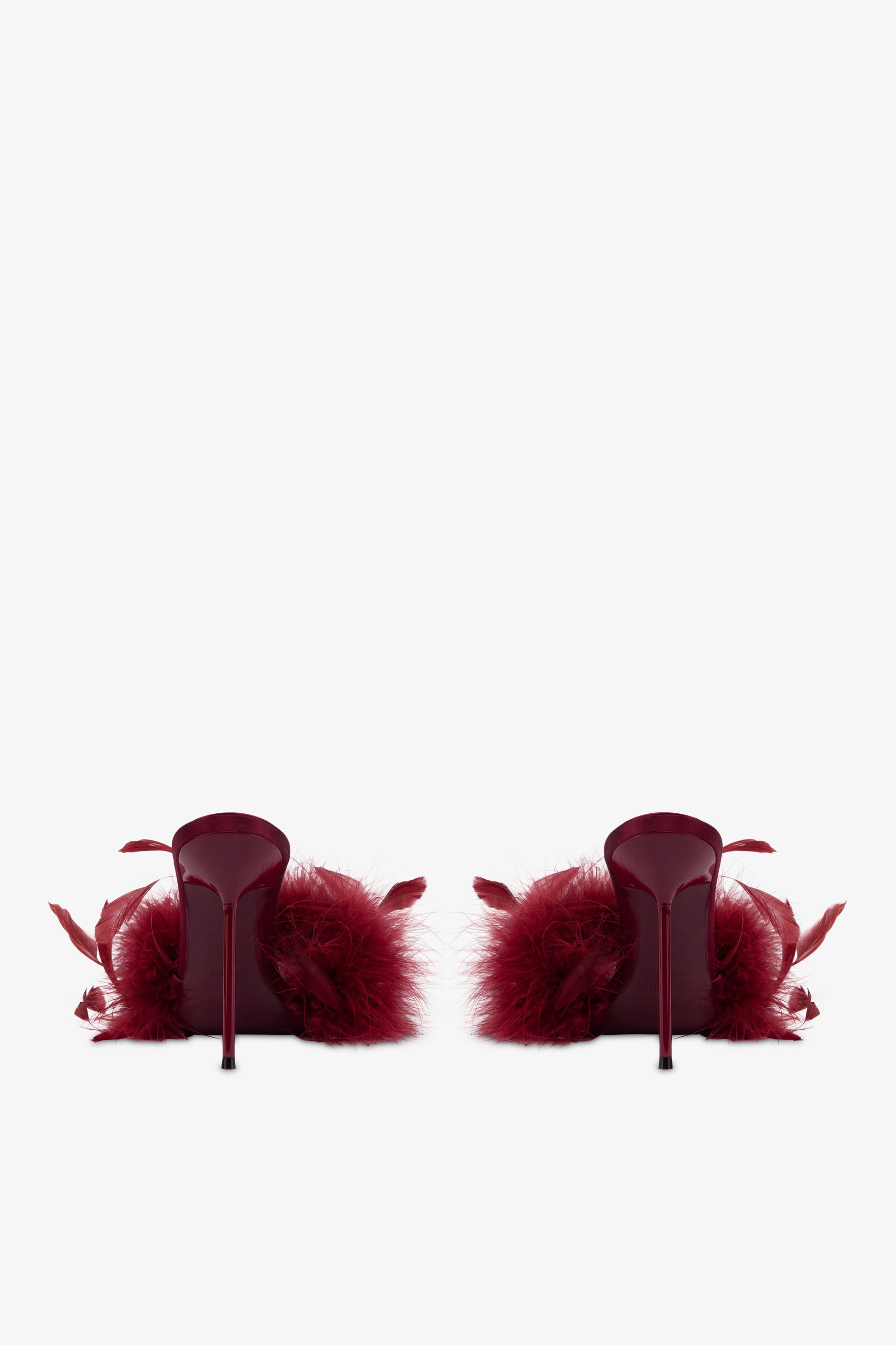 Mules in burgundy satin