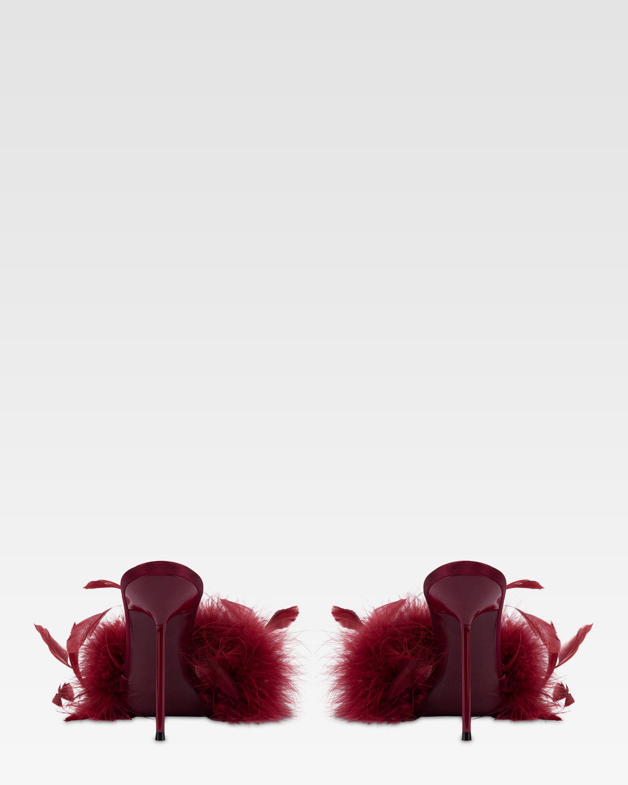 Mules in satin rouge noir