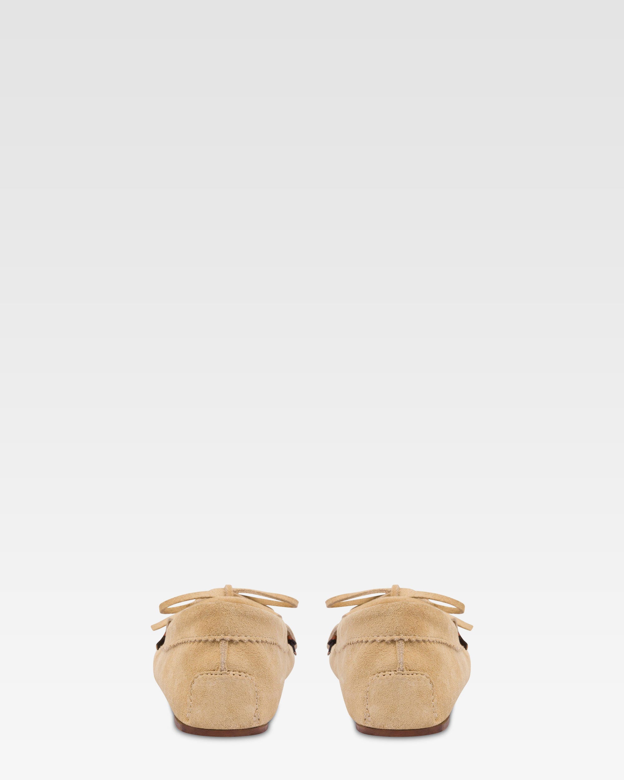 Mocassini in camoscio color ecru