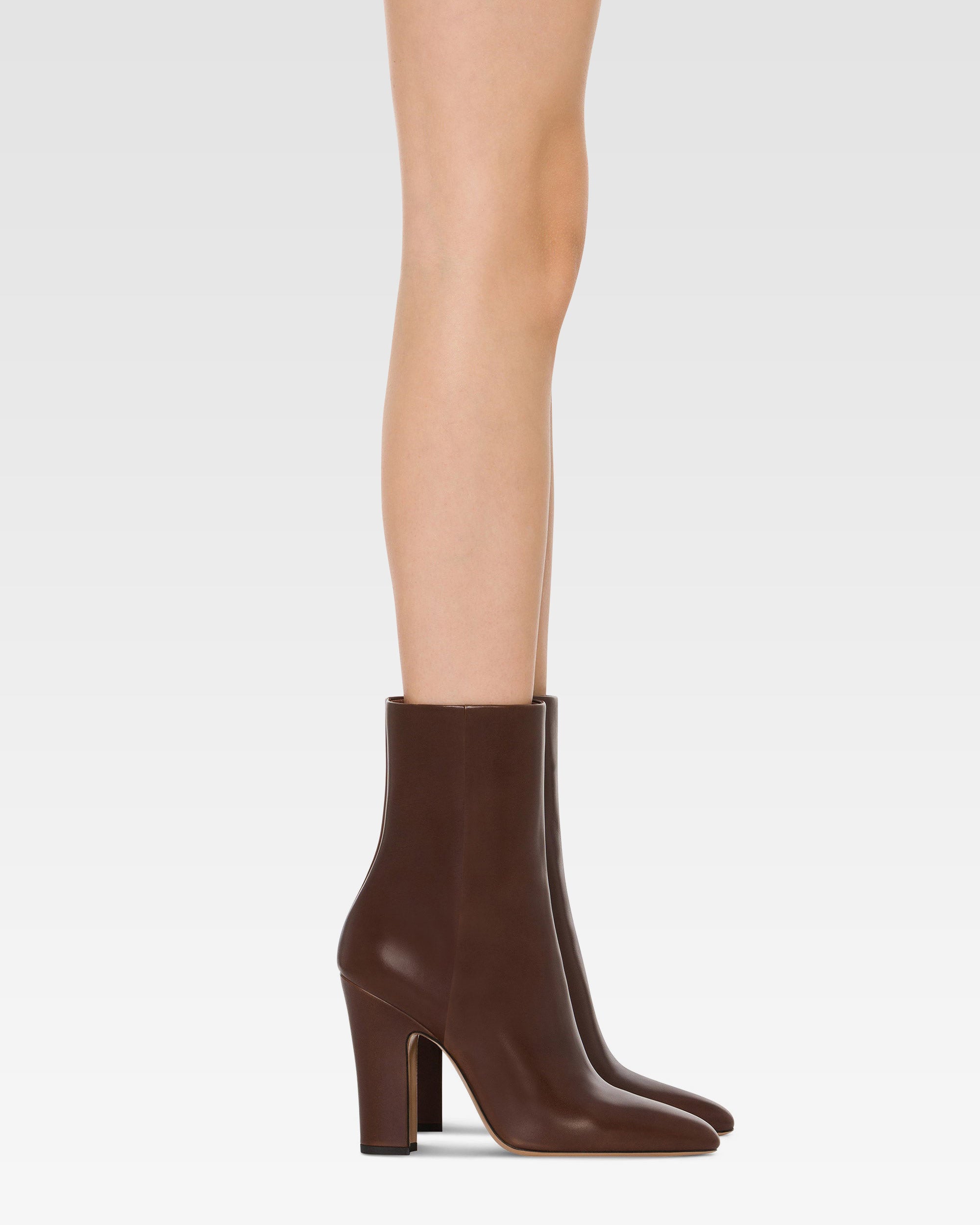 Ankle boots in ebony calf leather