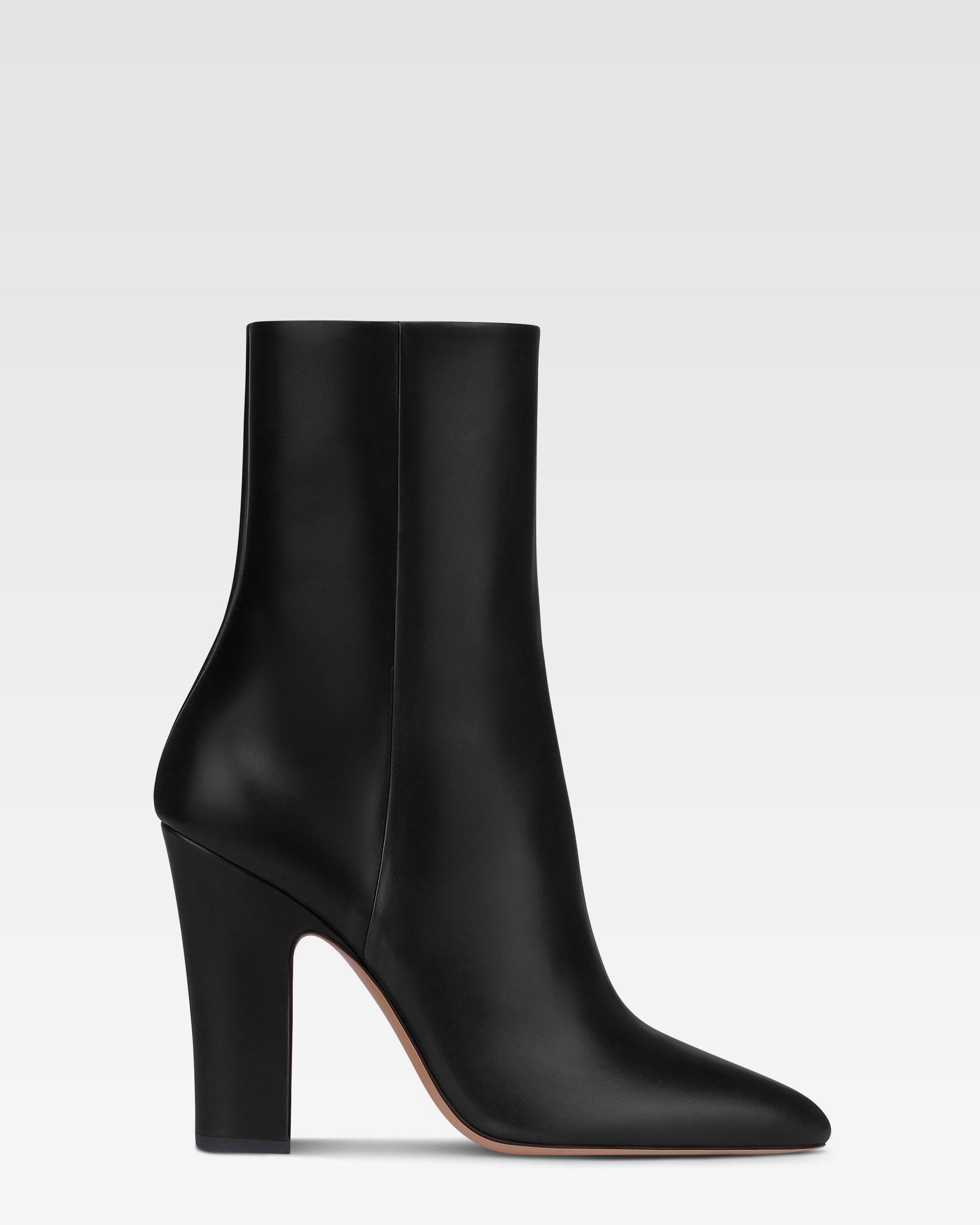 Ankle boots in black calf leather