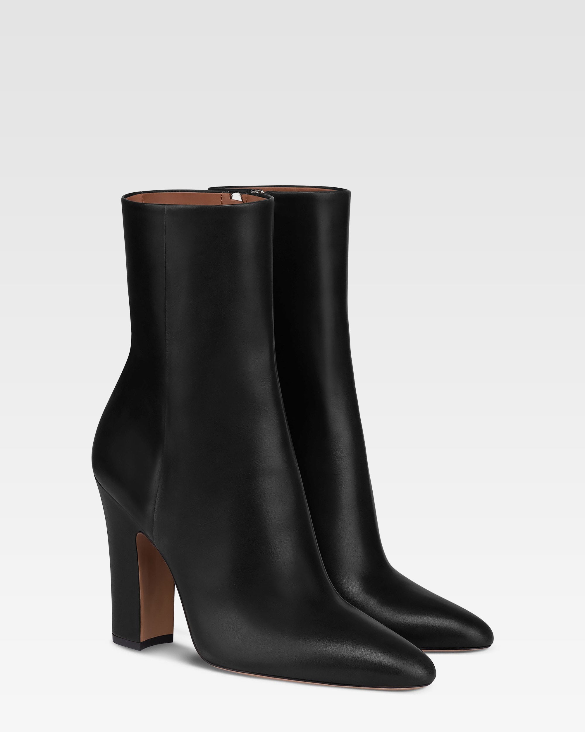 Ankle boots in black calf leather