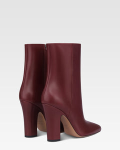 Bottines en cuir de veau rouge sombre
