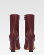 Bottines en cuir de veau rouge sombre