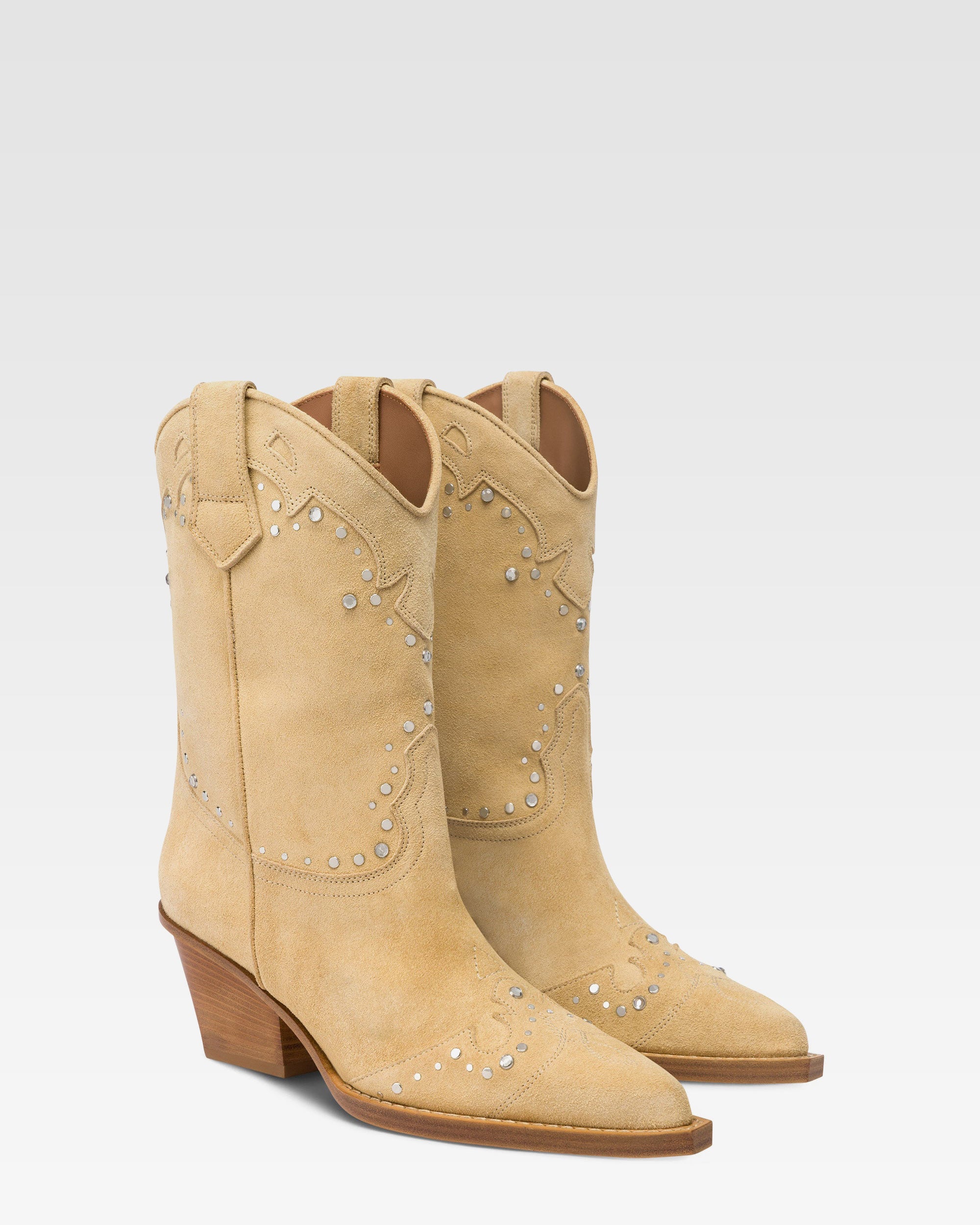 Boots in suede leather with silver studs