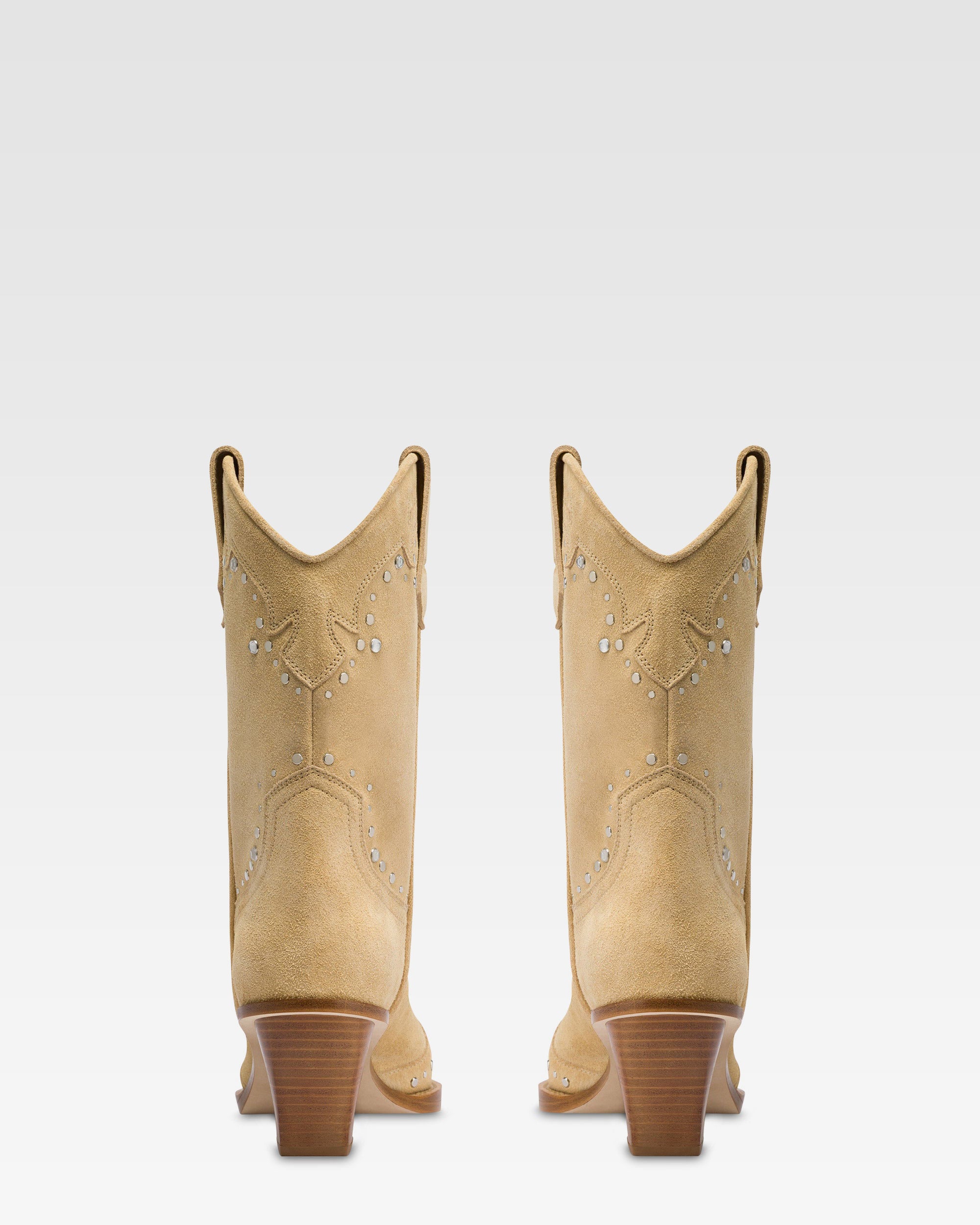 Boots in suede leather with silver studs