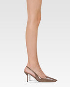Slingbacks in taupe patent leather