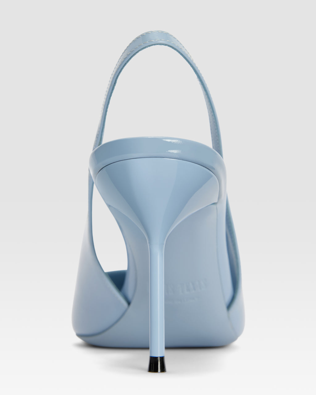 Slingbacks in denim-colored patent leather