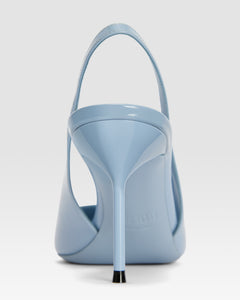 Slingbacks in denim-colored patent leather