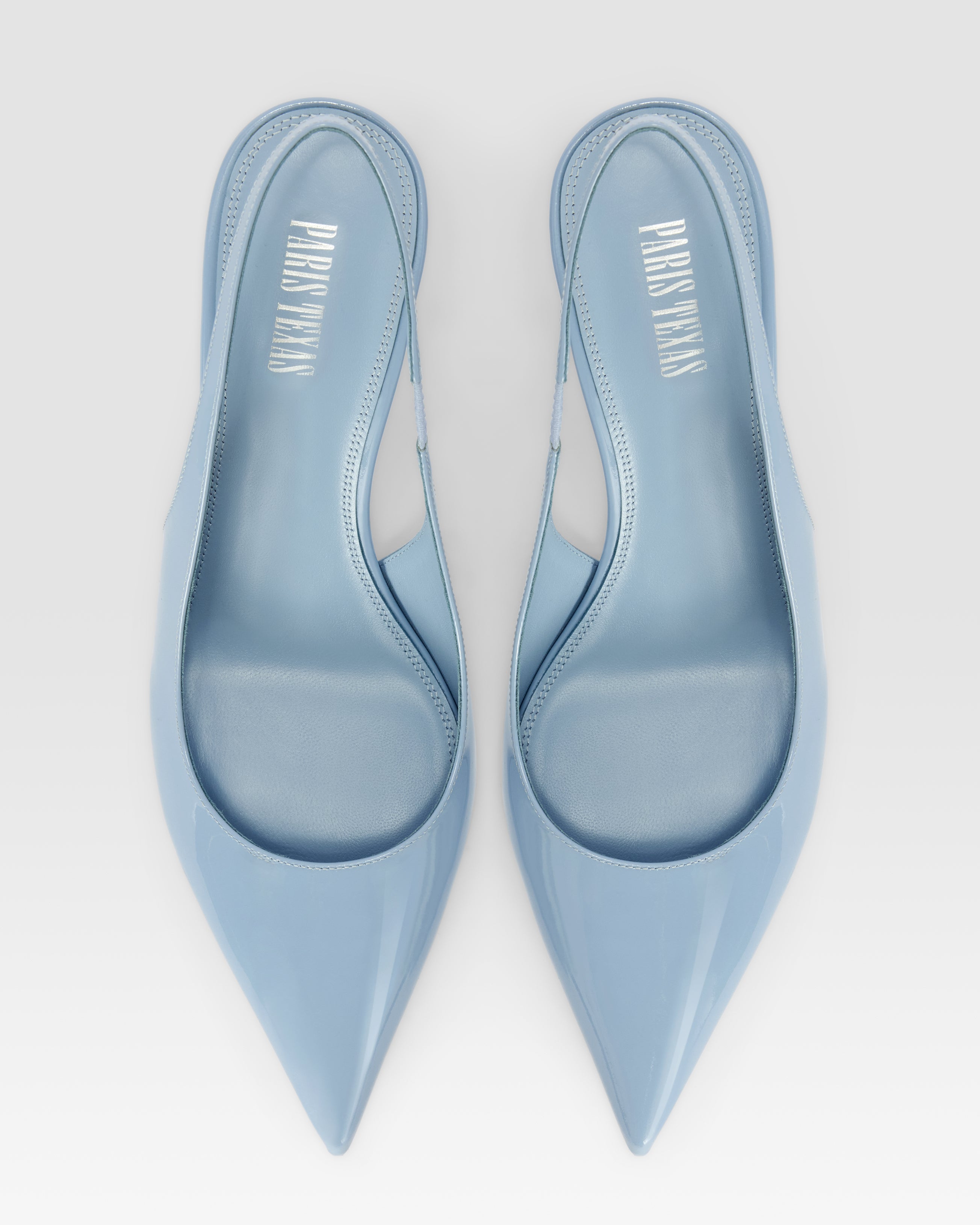 Slingbacks in denim-colored patent leather