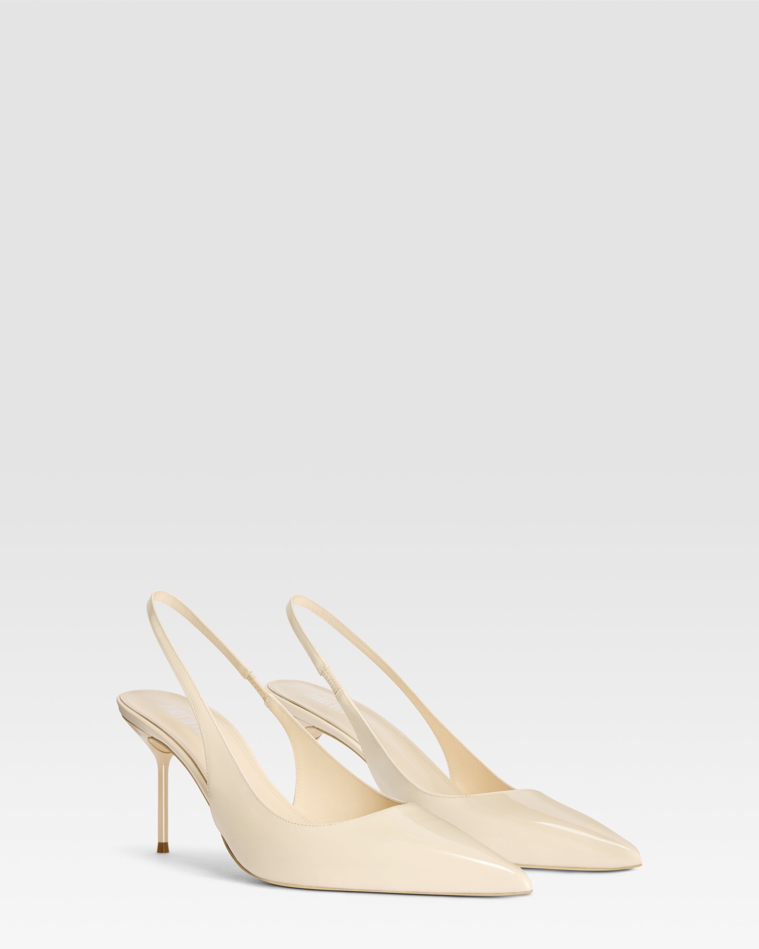 Slingbacks in ivory patent leather