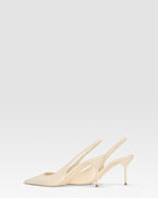 Slingbacks in ivory patent leather