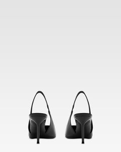 Slingbacks in black patent leather
