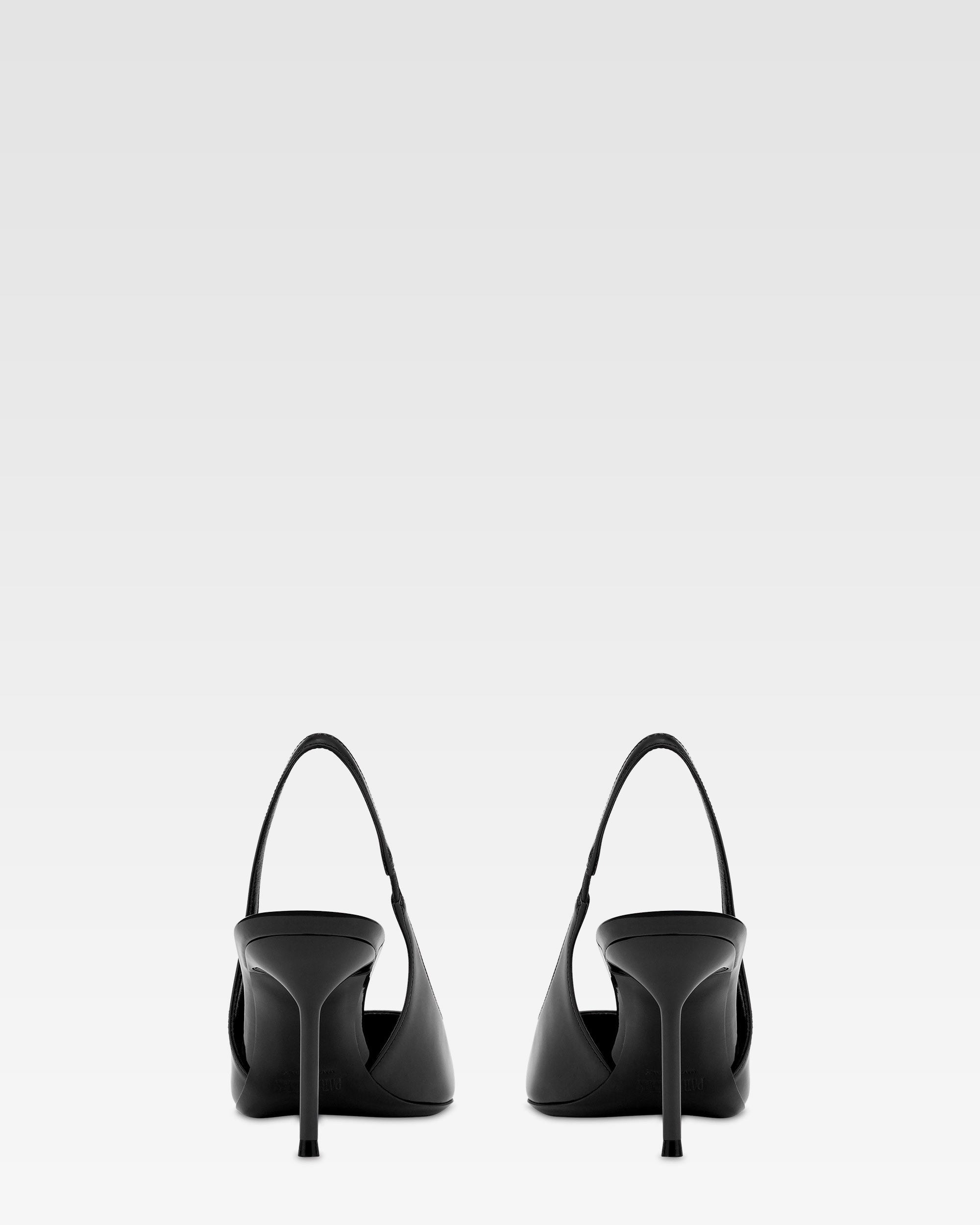 Slingbacks in black patent leather