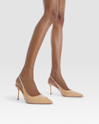 Slingbacks in honey patent leather