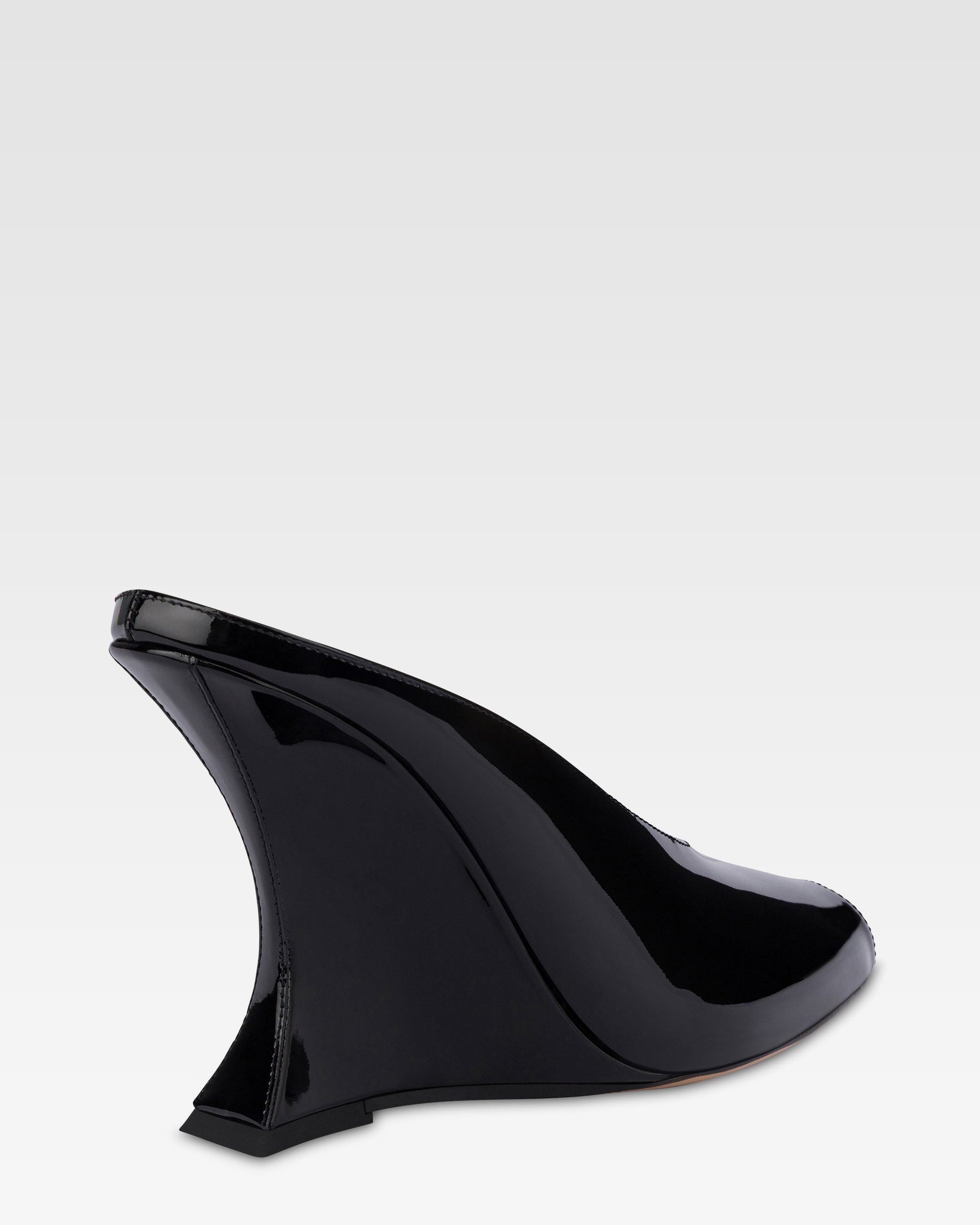 Sabots in vernice nera