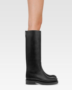 Boots in black calf leather