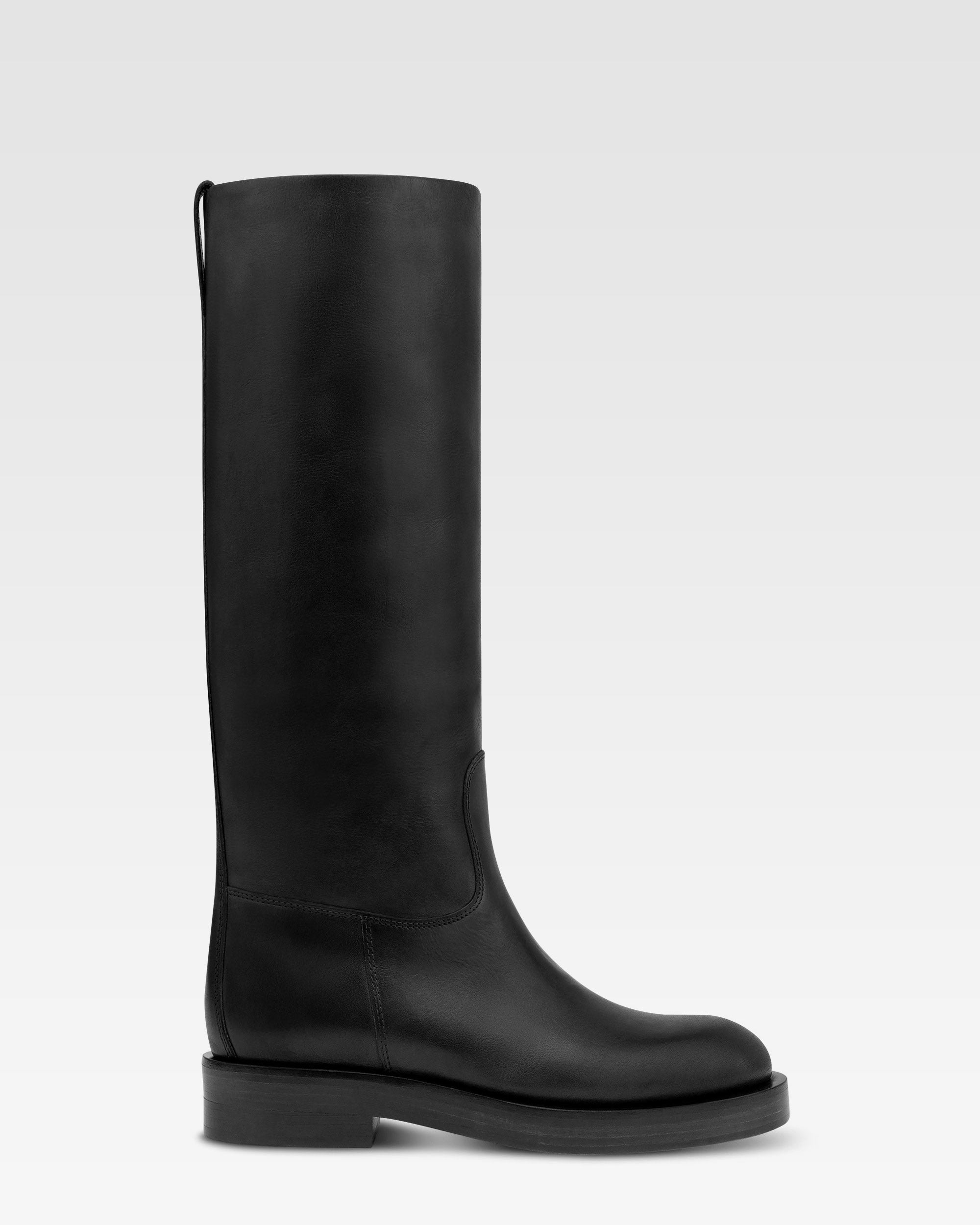 Boots in black calf leather