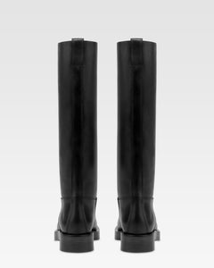 Boots in black calf leather