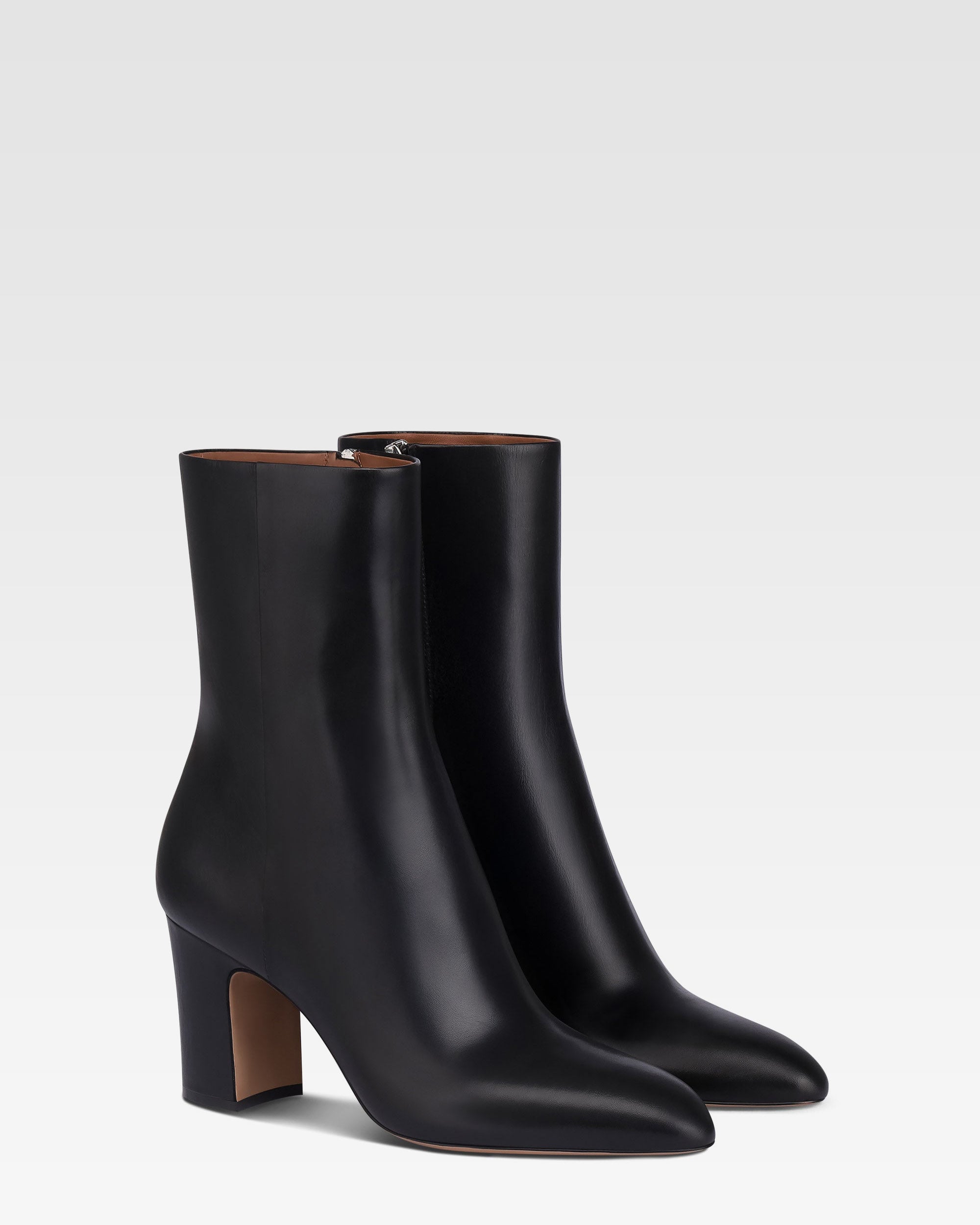 Ankle boots in black calf leather