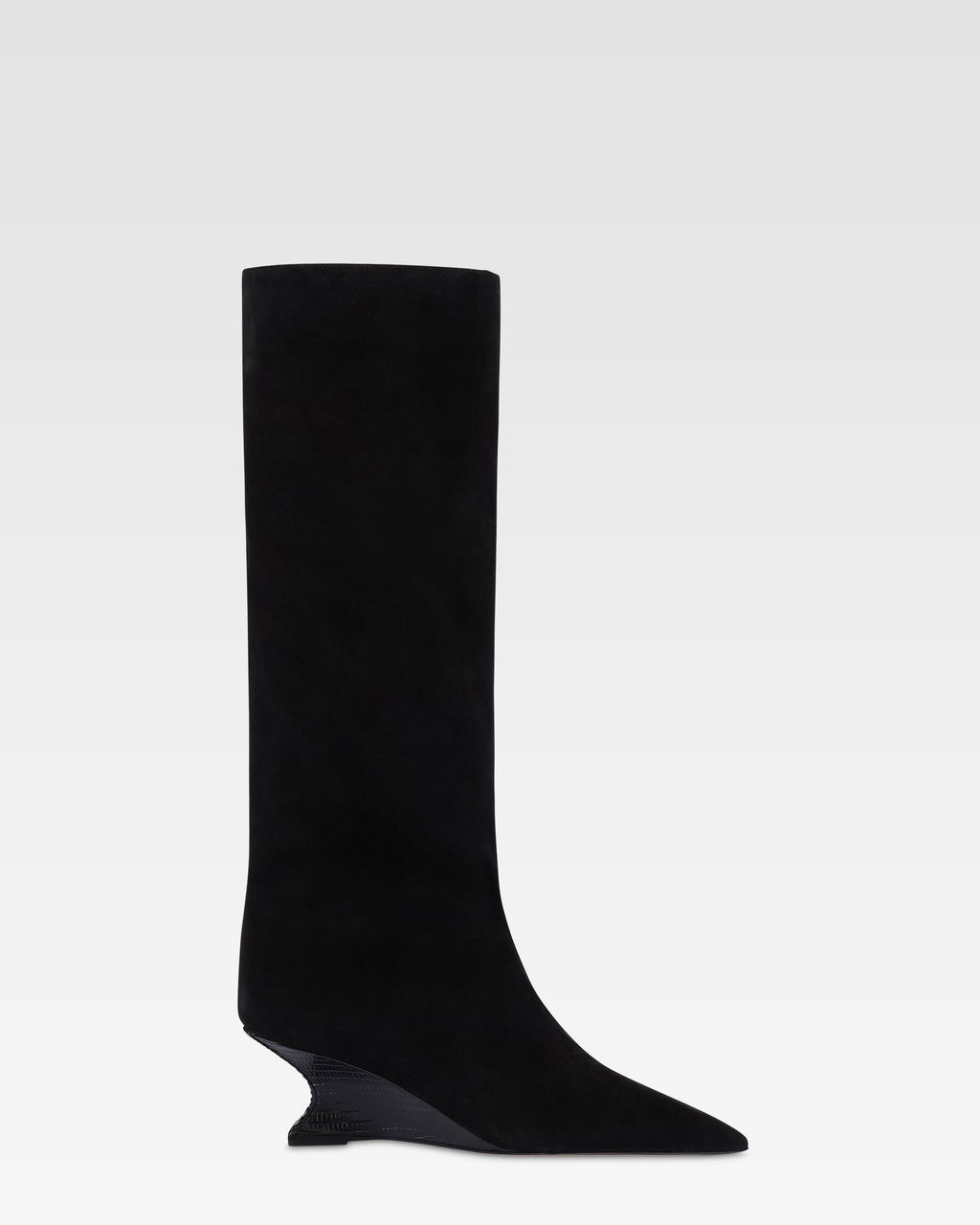 Botas en ante de becerro color negro con tacon de piel de lagarto