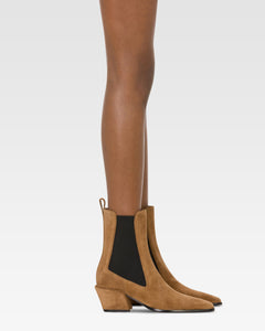 Bottines en cuir suede de veau couleur marron