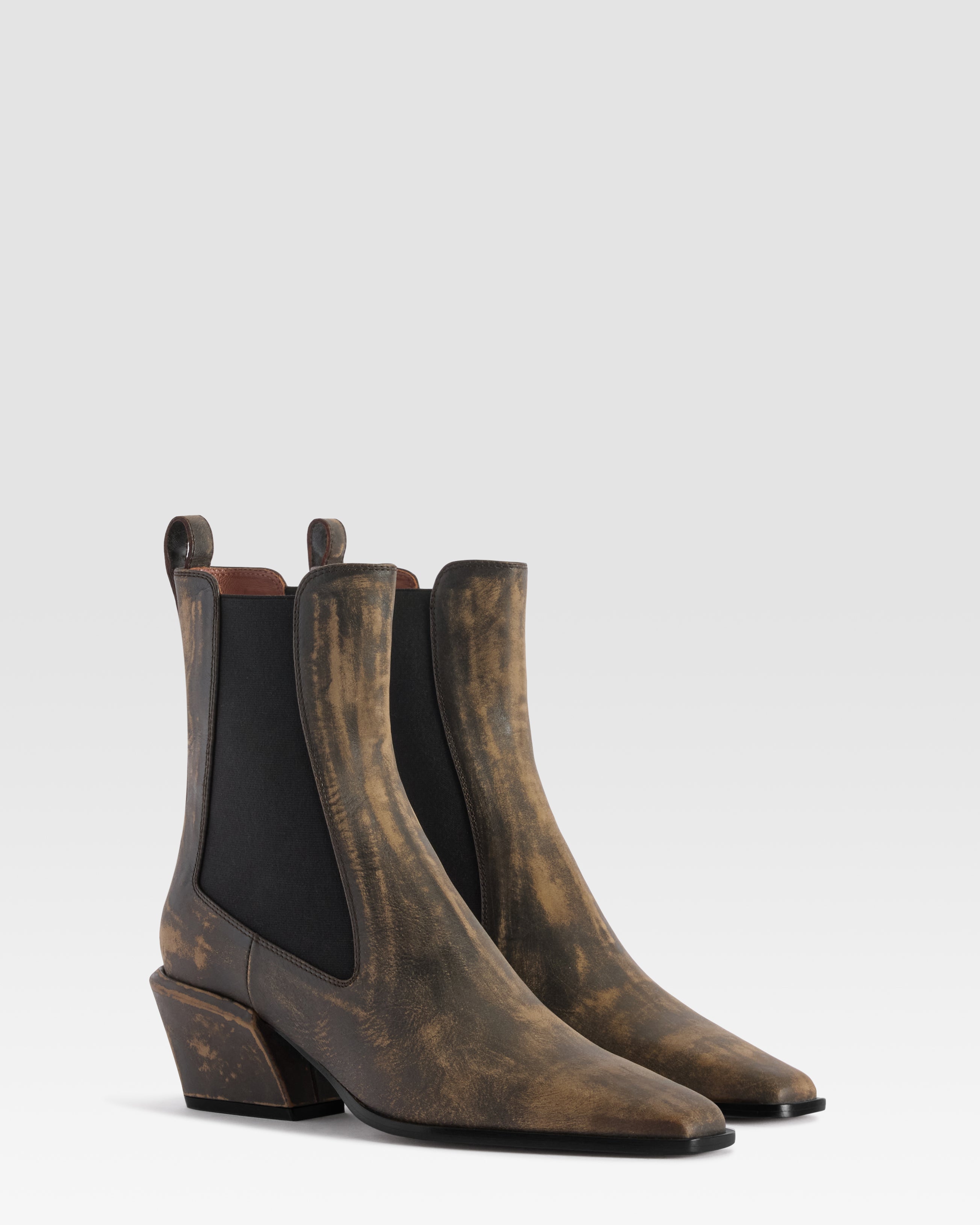 VINTAGE-EFFECT LEATHER ANKLE BOOT