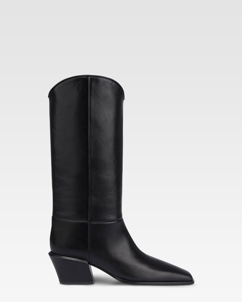 Boots in black calf leather