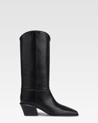 Boots in black calf leather