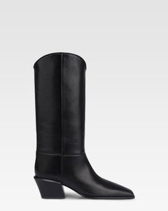 Boots in black calf leather