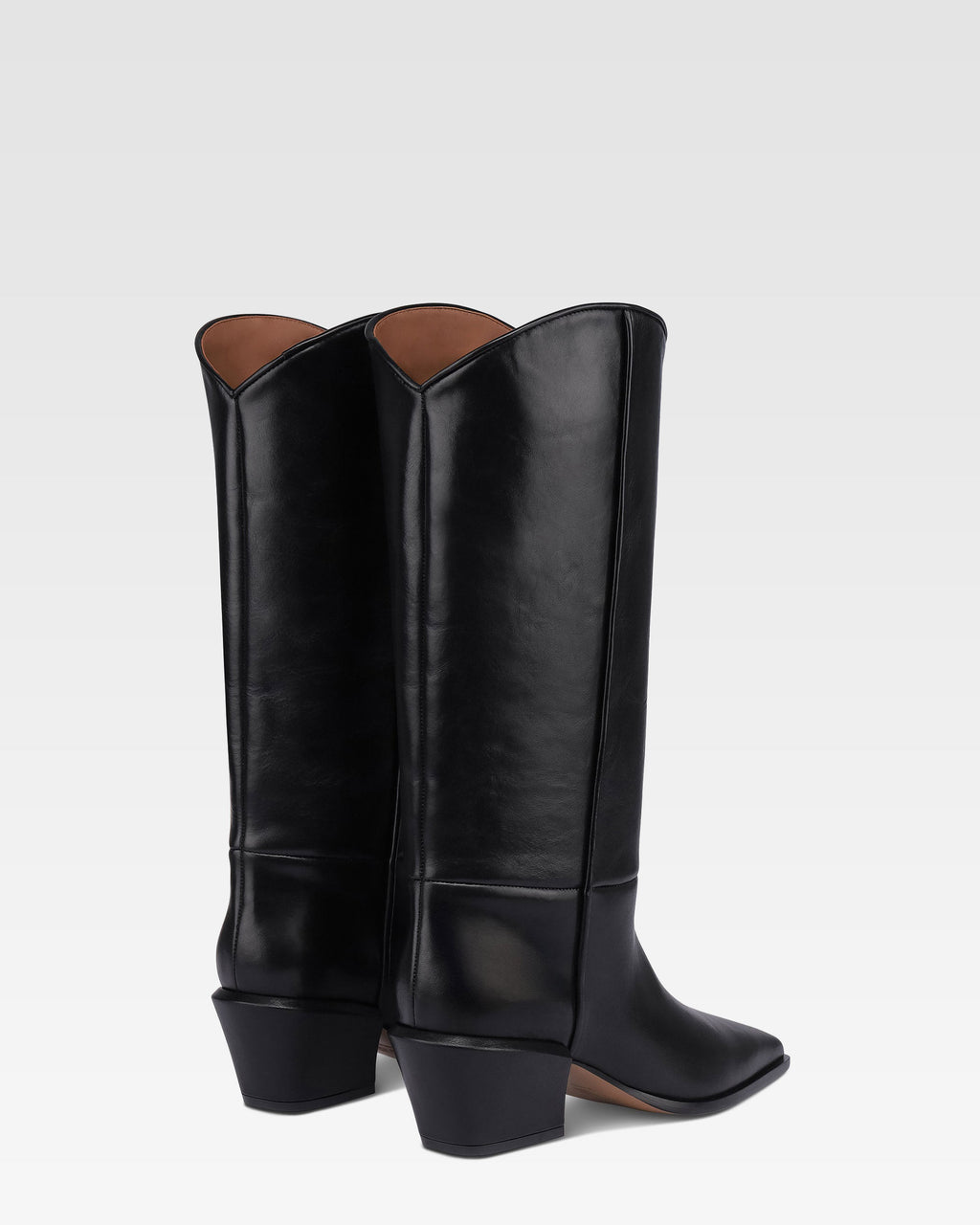 Boots in black calf leather