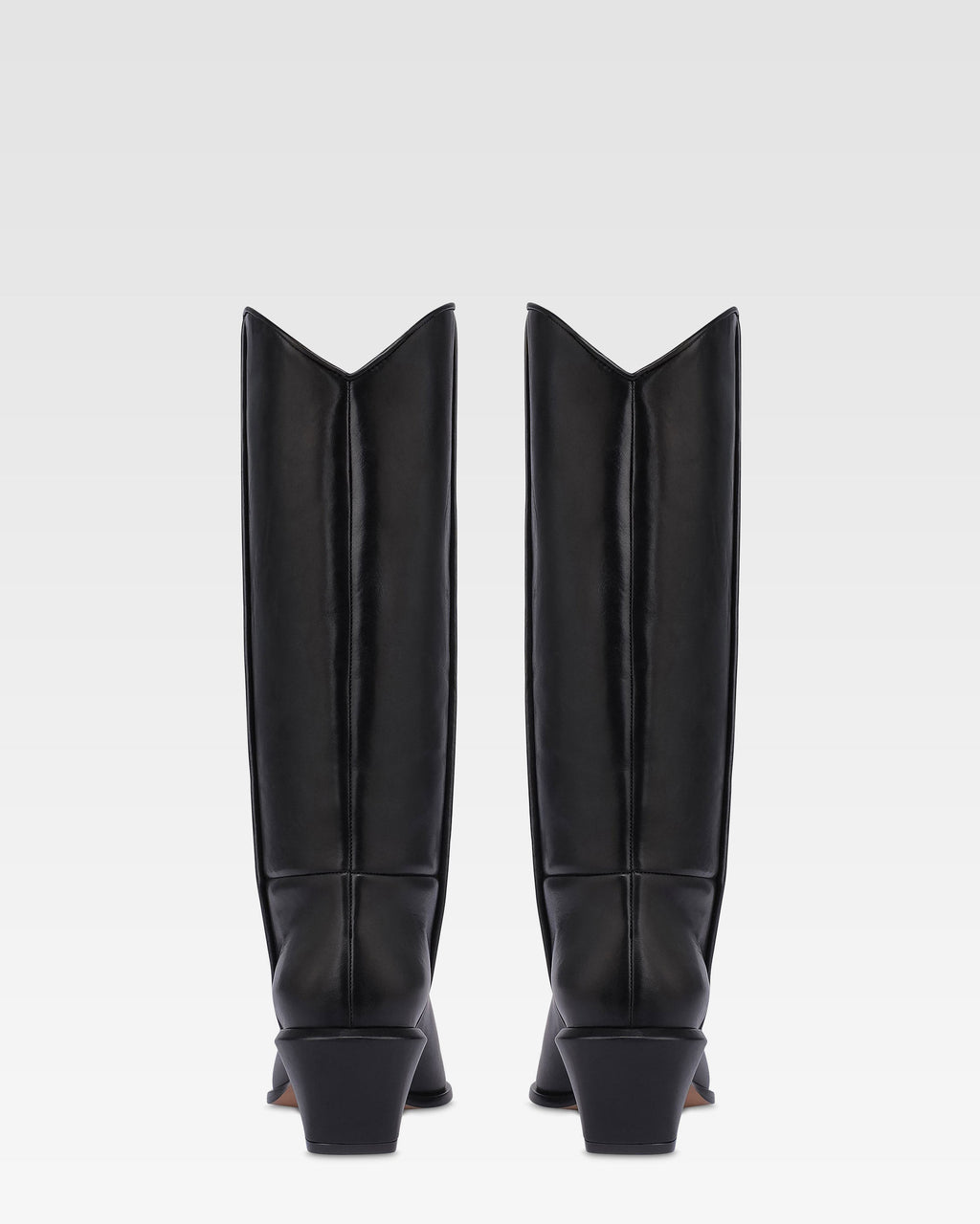 Boots in black calf leather