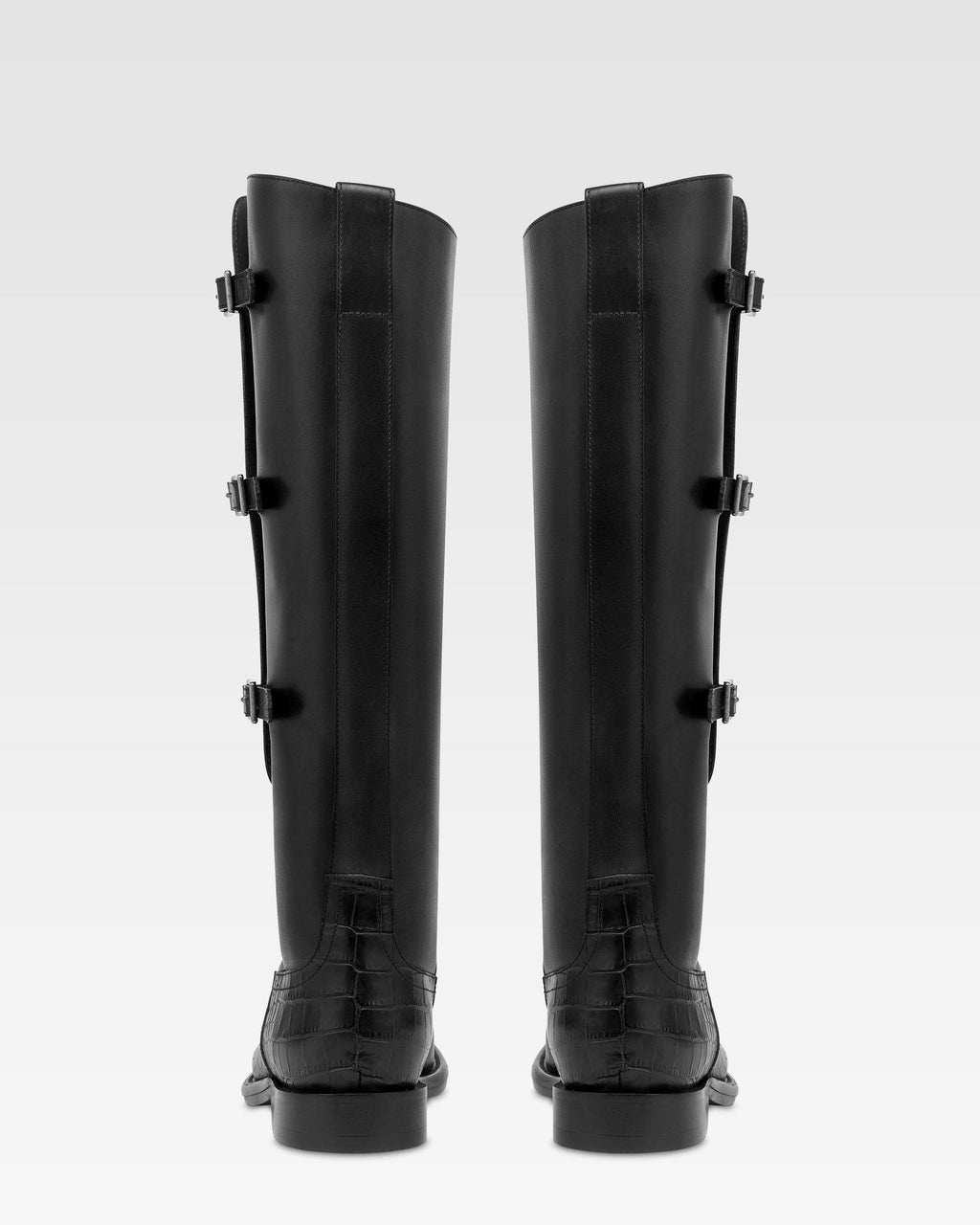 Stiefel aus schwarzem Kalbsleder mit Details mit Kroko-Pragung