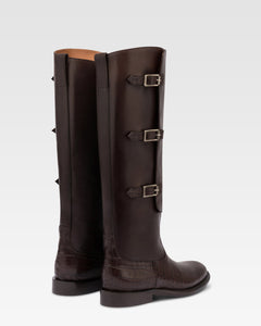 Boots in ebony calf leather with croco-embossed details