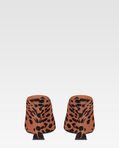 Open-toe sabots in caramel and dark brown printed cowhide
