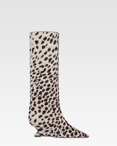 Boots in white and dark brown printed cowhide