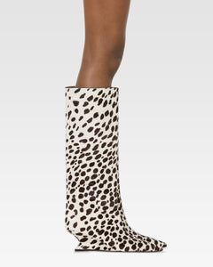 Boots in white and dark brown printed cowhide
