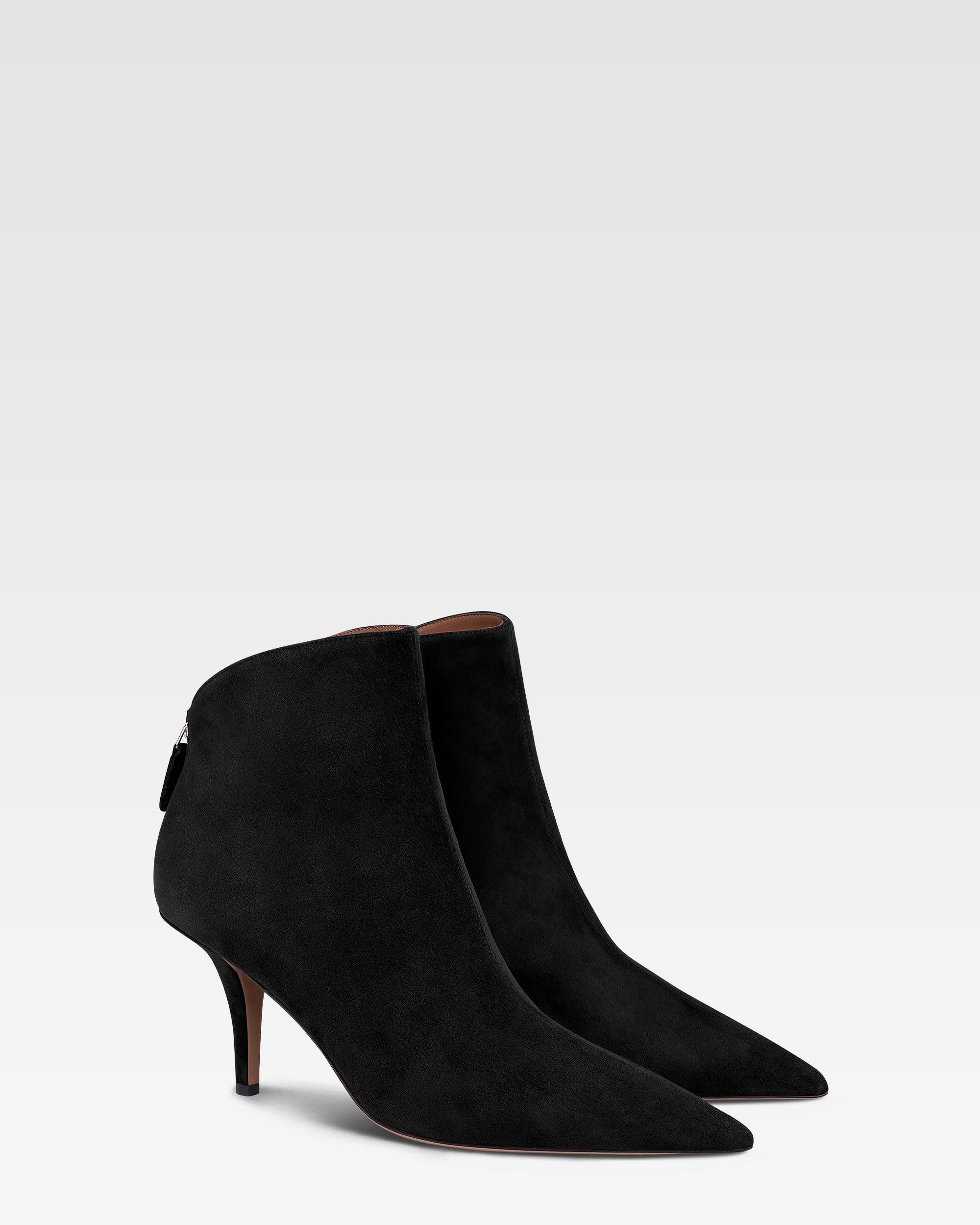 Stivaletti in pelle scamosciata nera