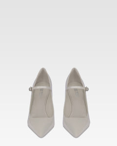 Pumps in grey patent leather