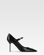Pumps in black patent leather