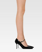Pumps in black patent leather