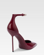 Ankle-strap pumps in rouge noir patent leather