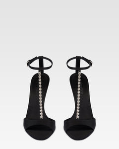 Sandali t-strap in raso nero con castoni ricamati