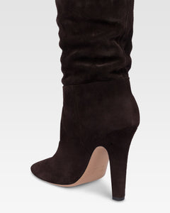 Boots in ebony calf suede leather.