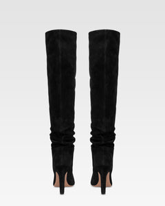 Boots in black calf suede leather.