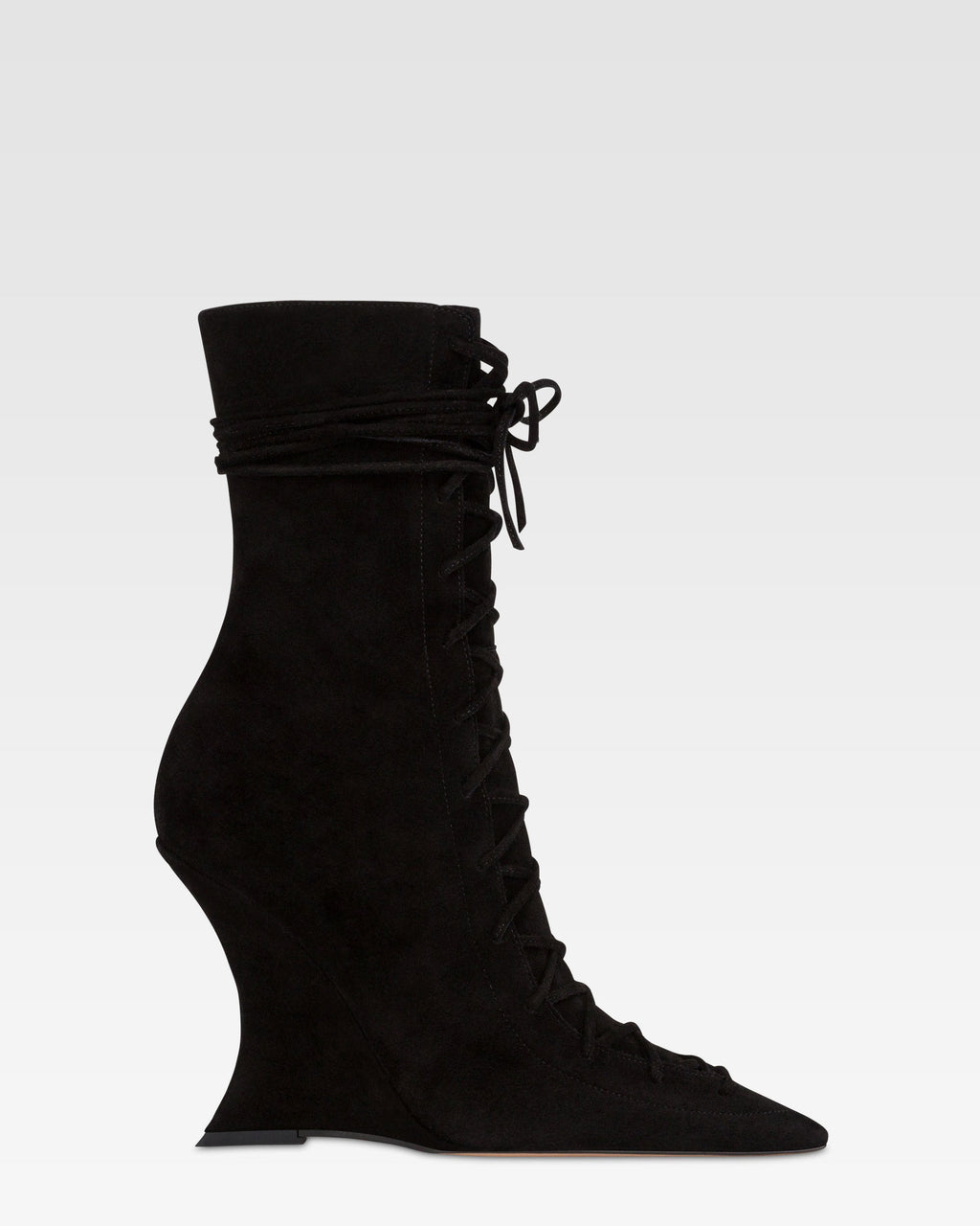 Ankle boots in black calf suede leather.