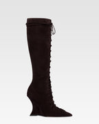 Boots in ebony calf suede leather.