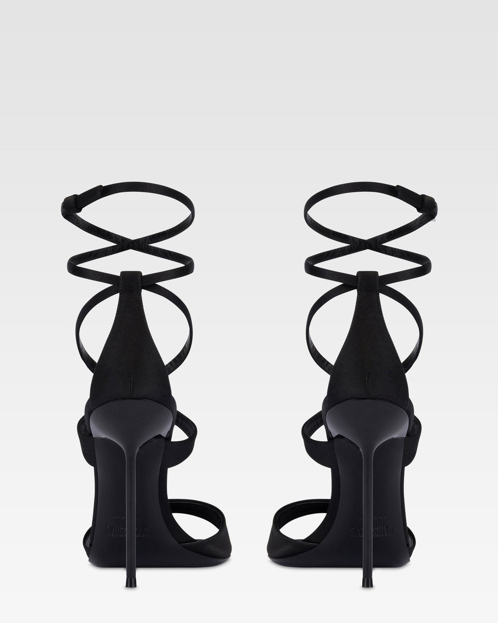 Sandali in raso nero con lacci alla caviglia