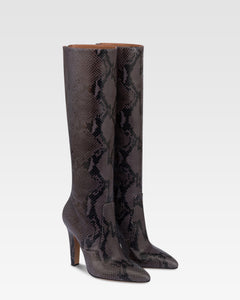 Boots in ash printed python leather.