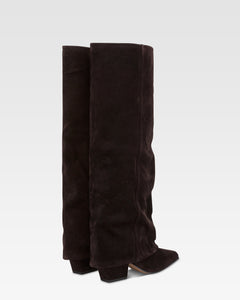 Fold-over boots in ebony calf suede leather.